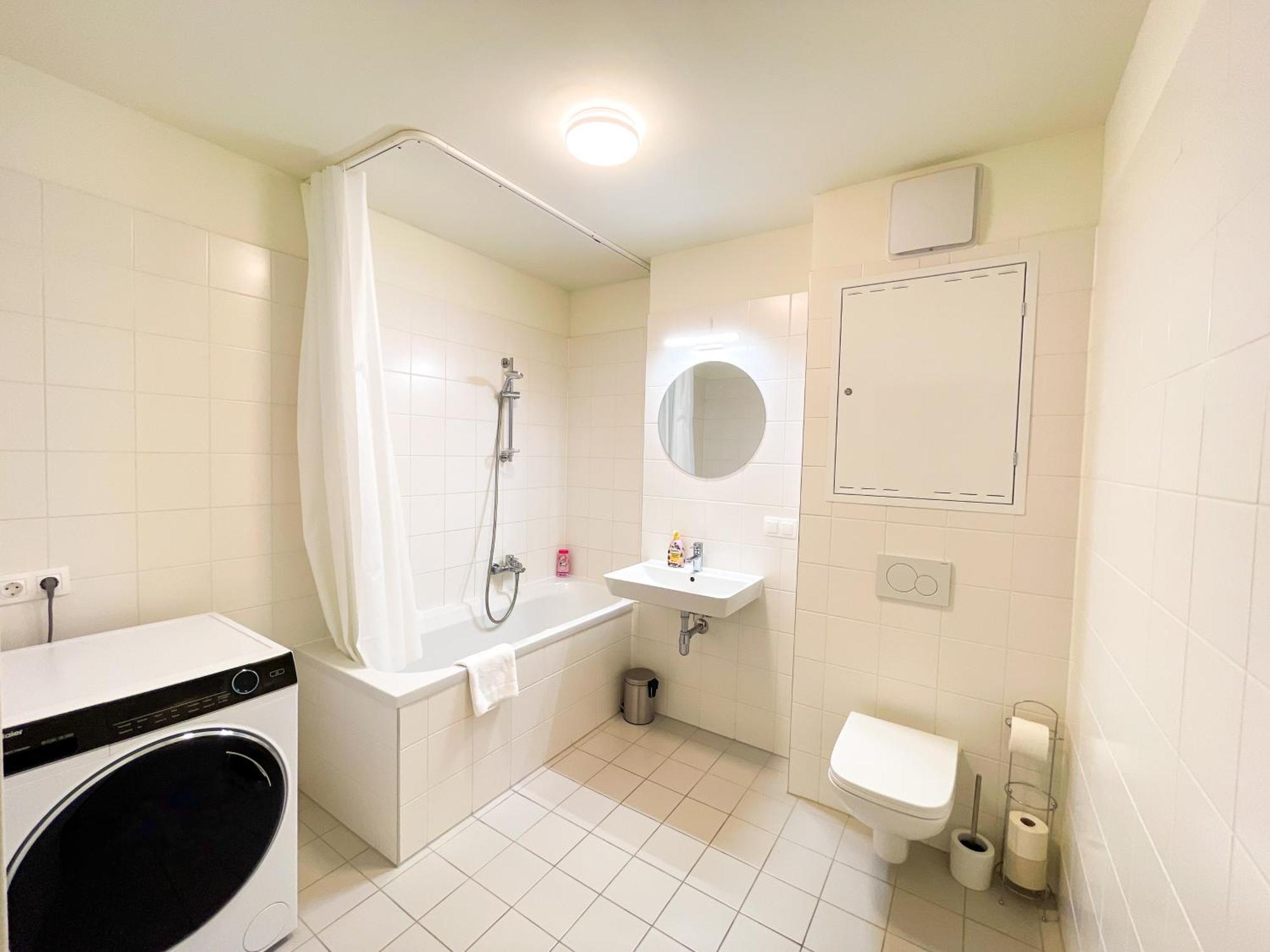 Whats-App Self-Check-In - 1Br Apartment, Near Airport,15 Min To Center Viena Quarto foto