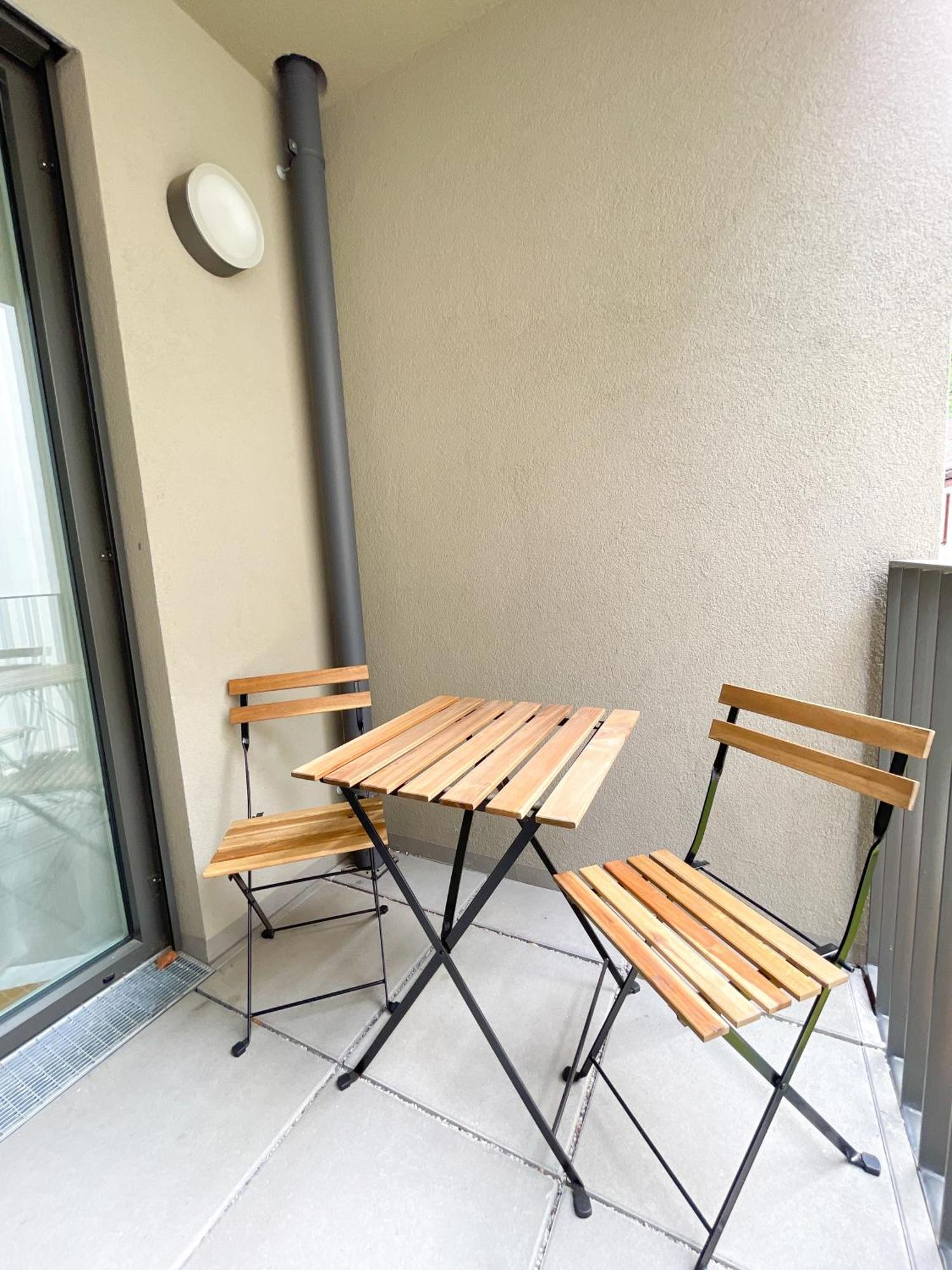 Whats-App Self-Check-In - 1Br Apartment, Near Airport,15 Min To Center Viena Quarto foto