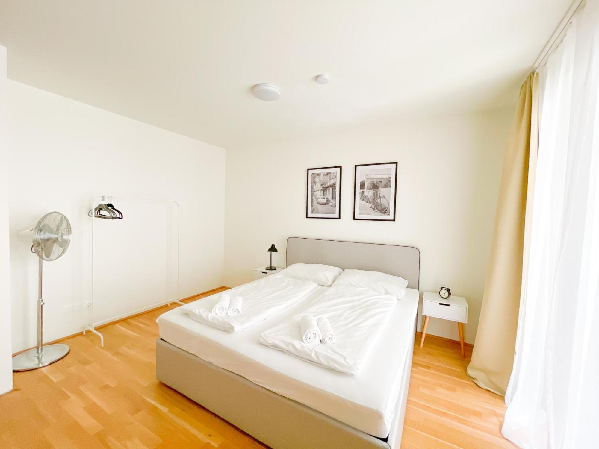 Whats-App Self-Check-In - 1Br Apartment, Near Airport,15 Min To Center Viena Quarto foto